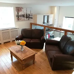  Apartment Stunning, 2 Bedroom, Ground Floor Apartment, Uplands, United Kingdom